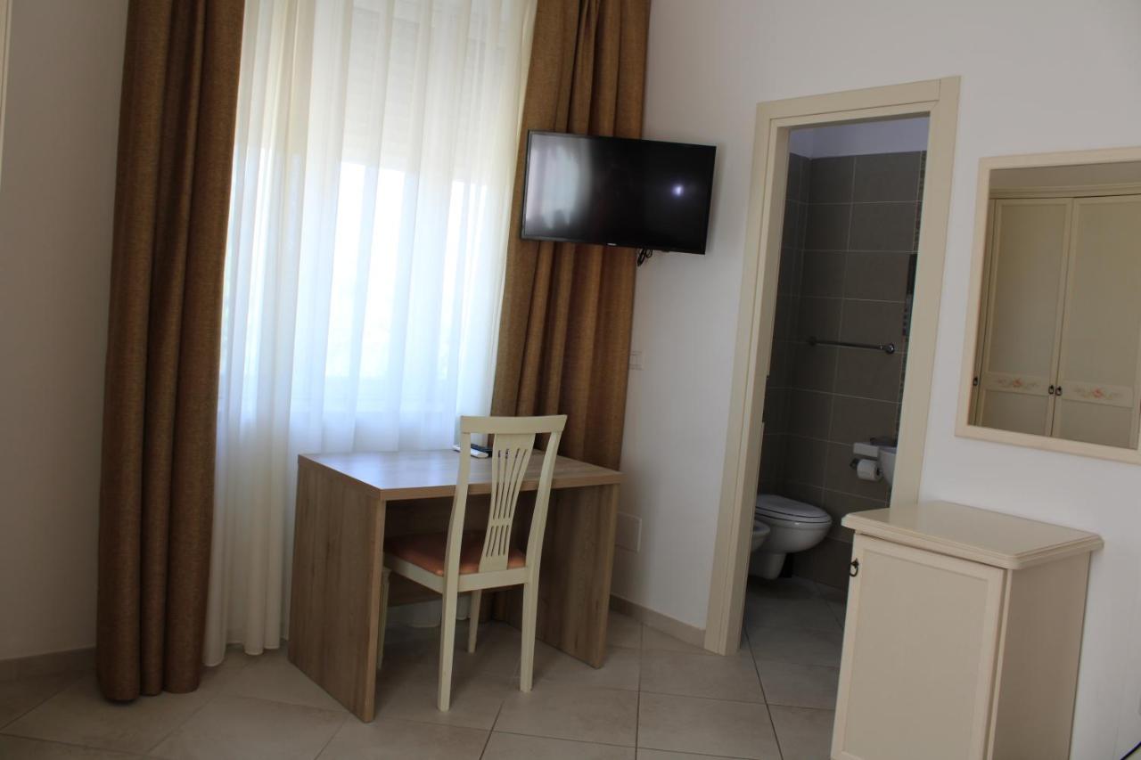 Hotel Afrodite à Scalea Extérieur photo